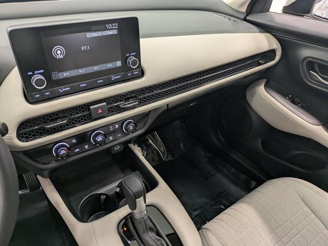 Photo of 2024 Platinum White Pearl Honda HR-V