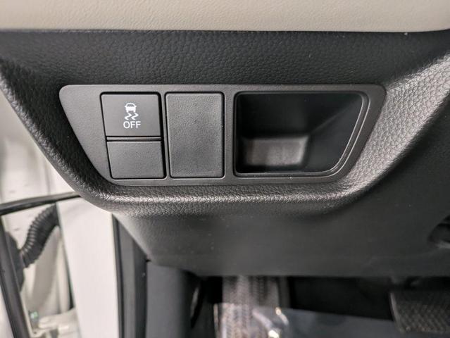 Photo of 2024 Platinum White Pearl Honda HR-V
