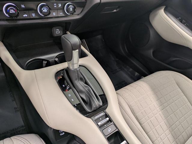 Photo of 2024 Platinum White Pearl Honda HR-V