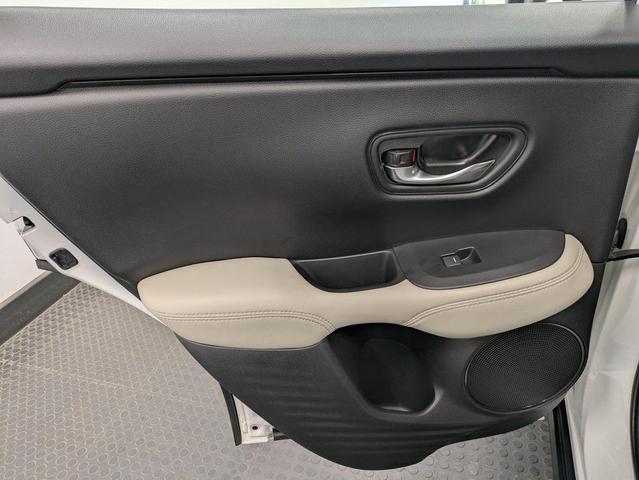 Photo of 2024 Platinum White Pearl Honda HR-V