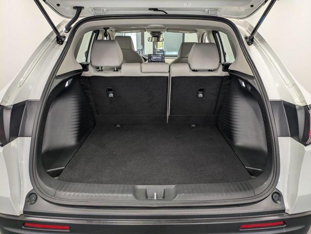 Photo of 2024 Platinum White Pearl Honda HR-V