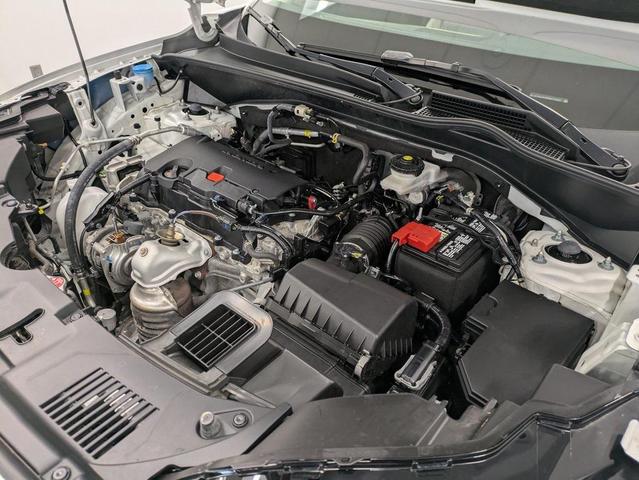 Photo of 2024 Platinum White Pearl Honda HR-V