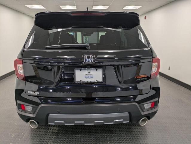 Photo of 2024 Crystal Black Pearl Honda Passport