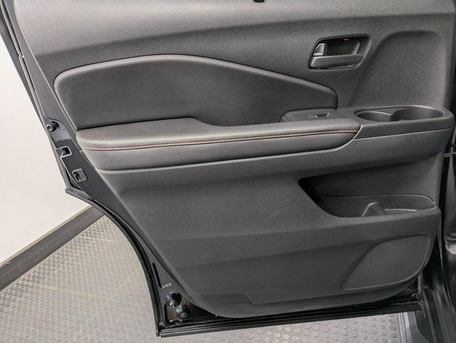 Photo of 2024 Crystal Black Pearl Honda Passport