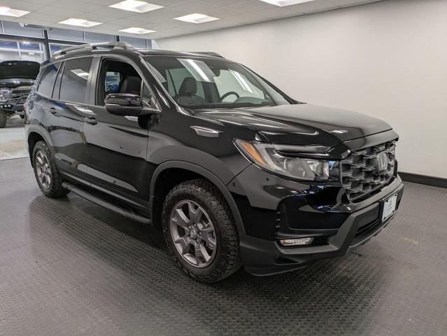 Photo of 2024 Crystal Black Pearl Honda Passport