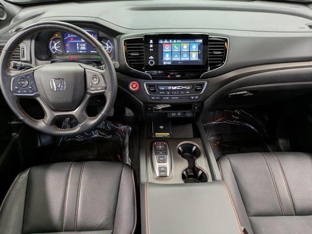 Photo of 2024 Crystal Black Pearl Honda Passport