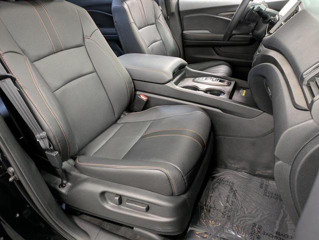 Photo of 2024 Crystal Black Pearl Honda Passport
