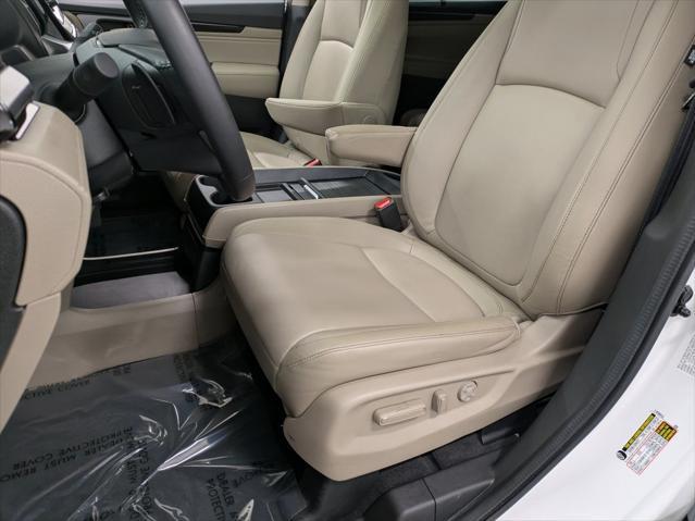 Photo of 2023 Platinum White Pearl Honda Odyssey