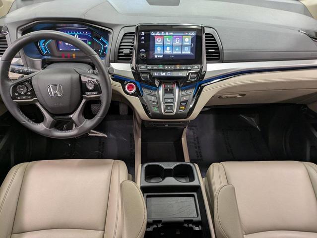Photo of 2023 Platinum White Pearl Honda Odyssey