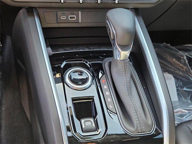 Photo of 2026 Summit White Chevrolet Colorado