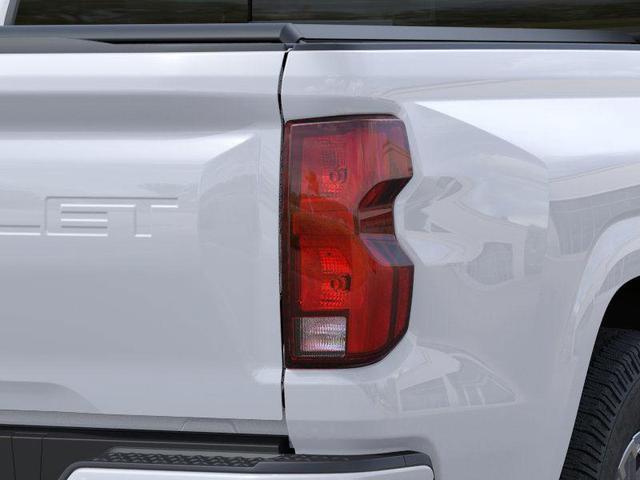 Photo of 2026 Summit White Chevrolet Colorado