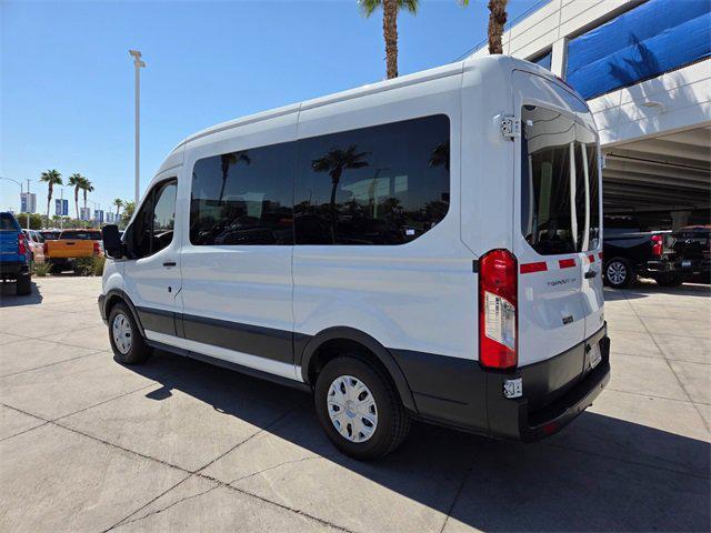 Photo of 2016 OXFORD WHITE Ford Transit-150