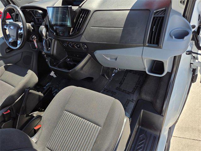 Photo of 2016 OXFORD WHITE Ford Transit-150