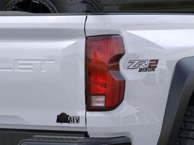 Photo of 2025 Summit White Chevrolet Colorado