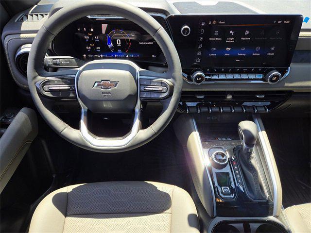 Photo of 2025 Summit White Chevrolet Colorado