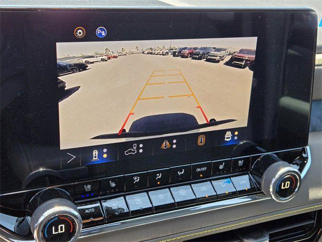 Photo of 2025 Summit White Chevrolet Colorado