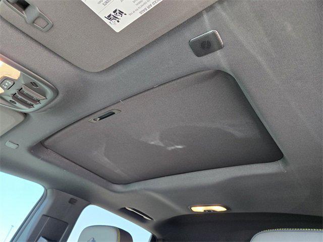 Photo of 2025 Summit White Chevrolet Colorado