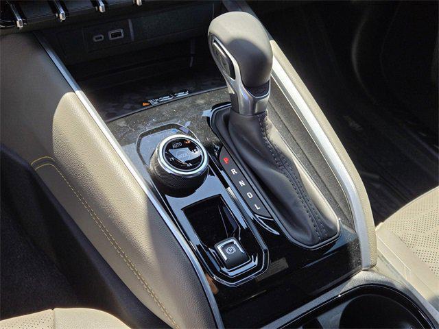 Photo of 2025 Summit White Chevrolet Colorado