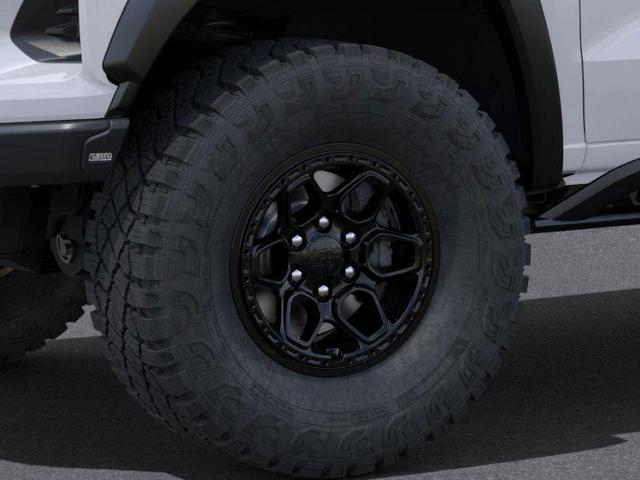 Photo of 2025 Summit White Chevrolet Colorado
