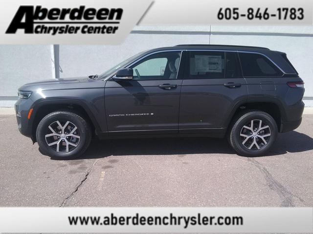 Photo of 2025 Baltic Gray Metallic Clearcoat Jeep Grand Cherokee