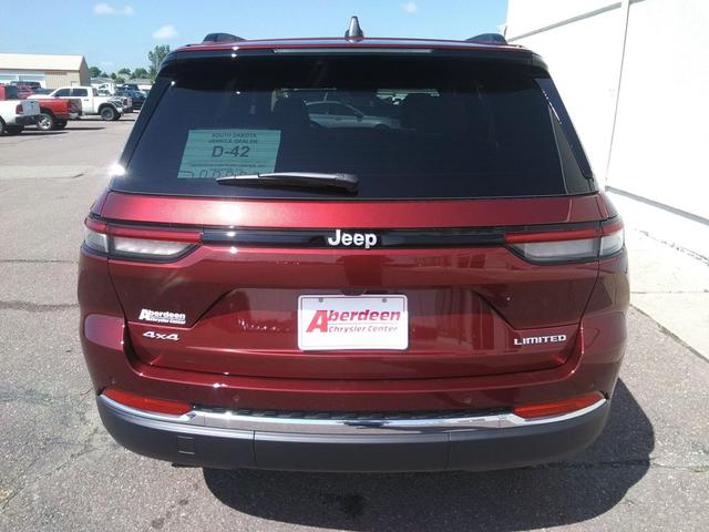 Photo of 2025 Velvet Red Pearlcoat Jeep Grand Cherokee
