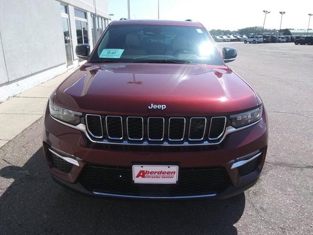 Photo of 2025 Velvet Red Pearlcoat Jeep Grand Cherokee