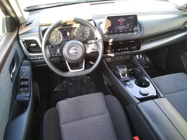 Photo of 2022 Super Black Nissan Rogue