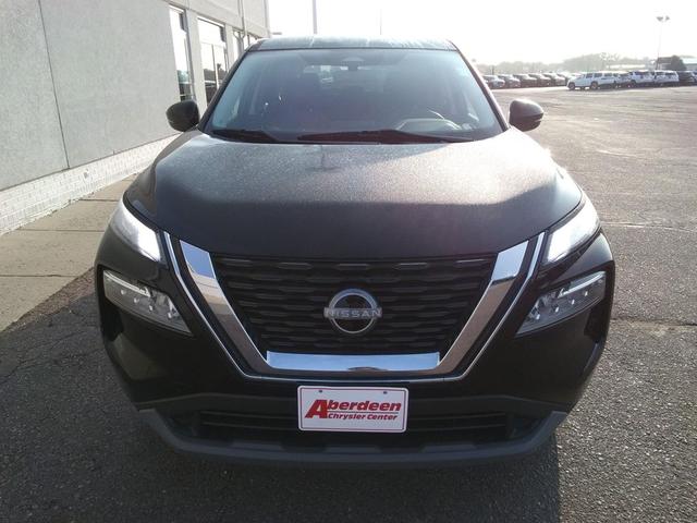 Photo of 2022 Super Black Nissan Rogue