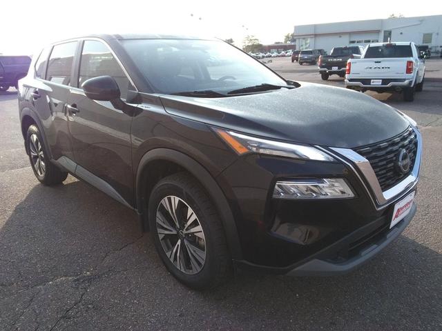 Photo of 2022 Super Black Nissan Rogue