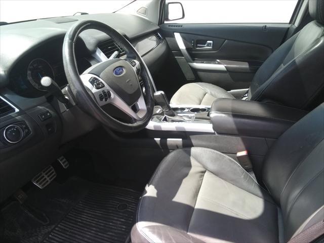 Photo of 2013 Red Ford Edge