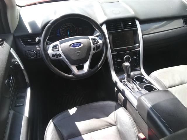 Photo of 2013 Red Ford Edge