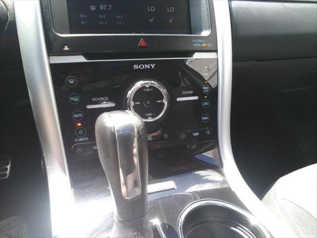 Photo of 2013 Red Ford Edge