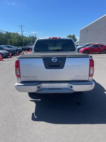 Photo of 2010 Radiant Silver Nissan Frontier