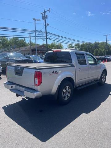 Photo of 2010 Radiant Silver Nissan Frontier