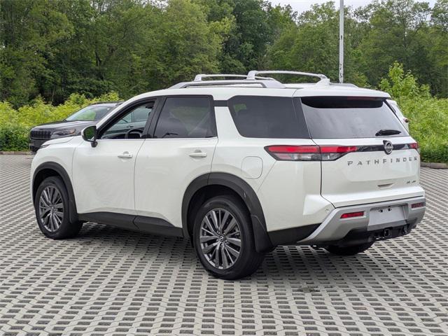 Photo of 2022 Pearl White Tricoat Nissan Pathfinder