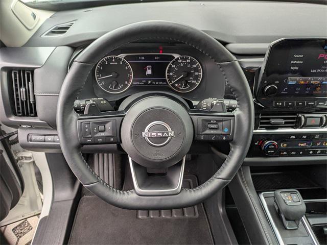 Photo of 2022 Pearl White Tricoat Nissan Pathfinder