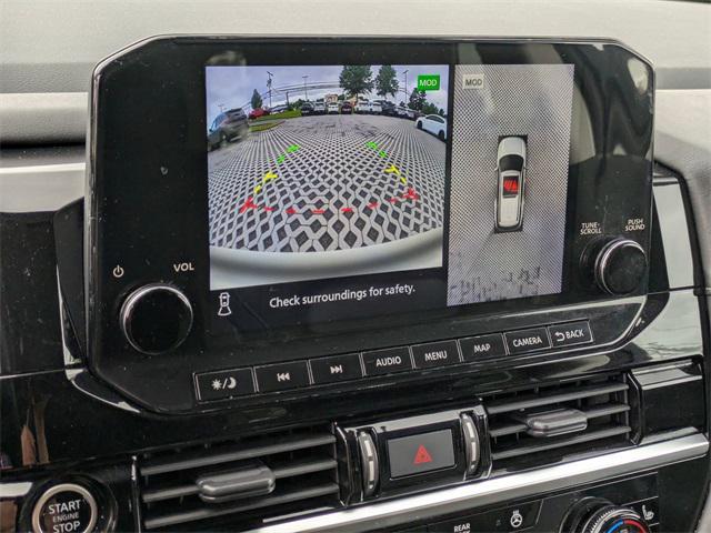 Photo of 2022 Pearl White Tricoat Nissan Pathfinder