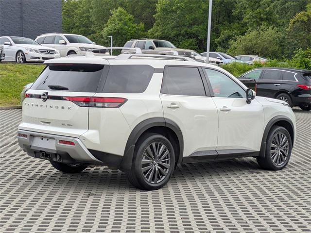 Photo of 2022 Pearl White Tricoat Nissan Pathfinder