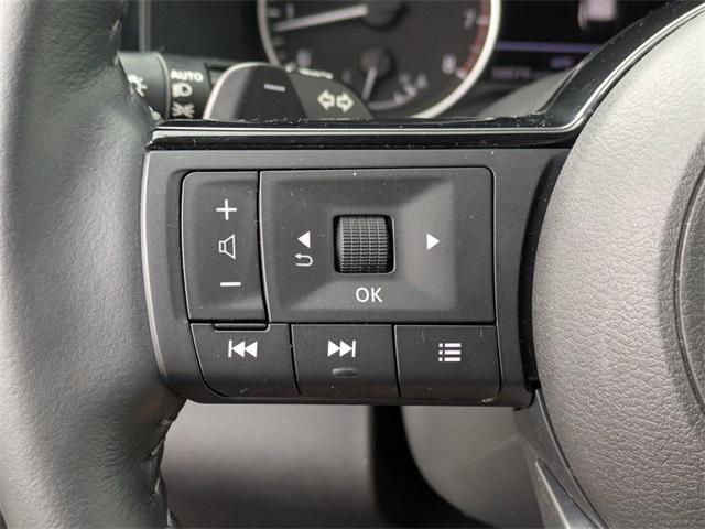 Photo of 2022 Pearl White Tricoat Nissan Pathfinder