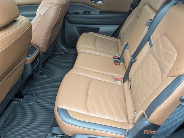 Photo of 2024 Deep Ocean Blue Pearl Nissan Pathfinder