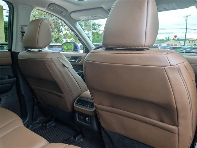 Photo of 2024 Deep Ocean Blue Pearl Nissan Pathfinder
