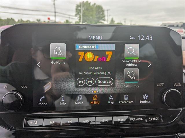 Photo of 2024 Deep Ocean Blue Pearl Nissan Pathfinder