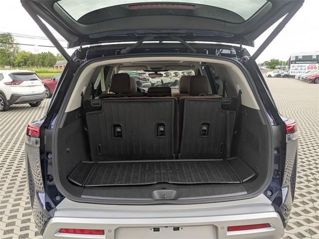 Photo of 2024 Deep Ocean Blue Pearl Nissan Pathfinder