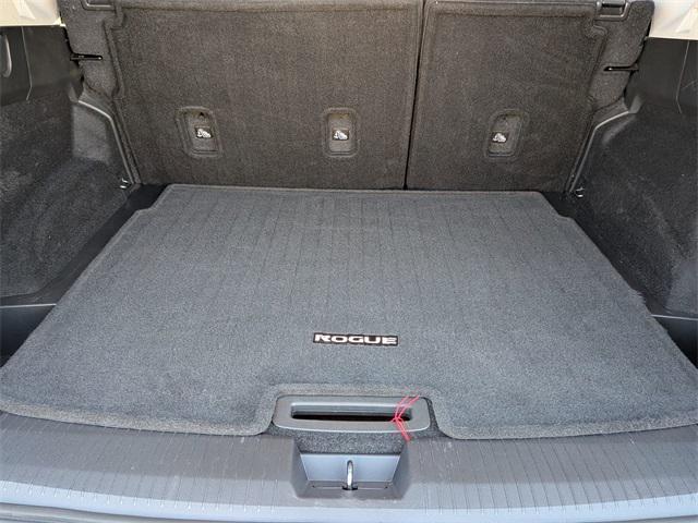 Photo of 2022 Gun Metallic Nissan Rogue