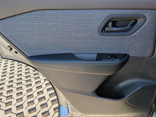 Photo of 2022 Gun Metallic Nissan Rogue