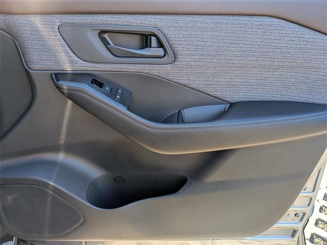Photo of 2022 Gun Metallic Nissan Rogue