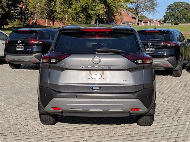Photo of 2022 Gun Metallic Nissan Rogue