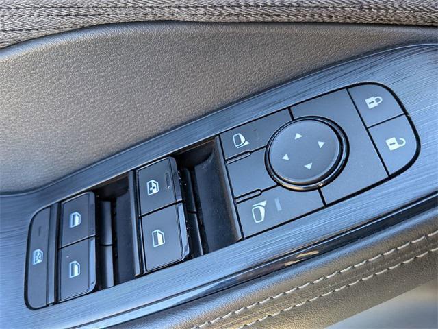 Photo of 2022 Gun Metallic Nissan Rogue
