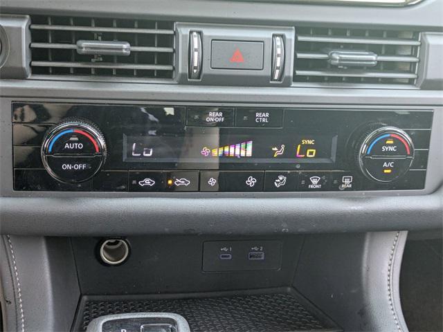 Photo of 2024 Super Black Nissan Pathfinder