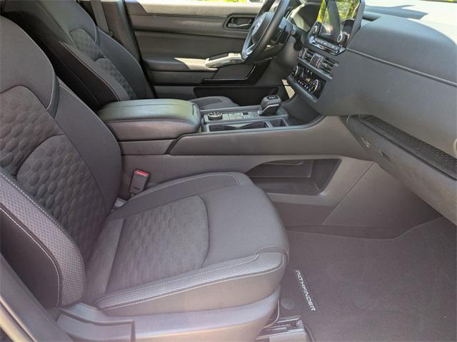 Photo of 2024 Super Black Nissan Pathfinder